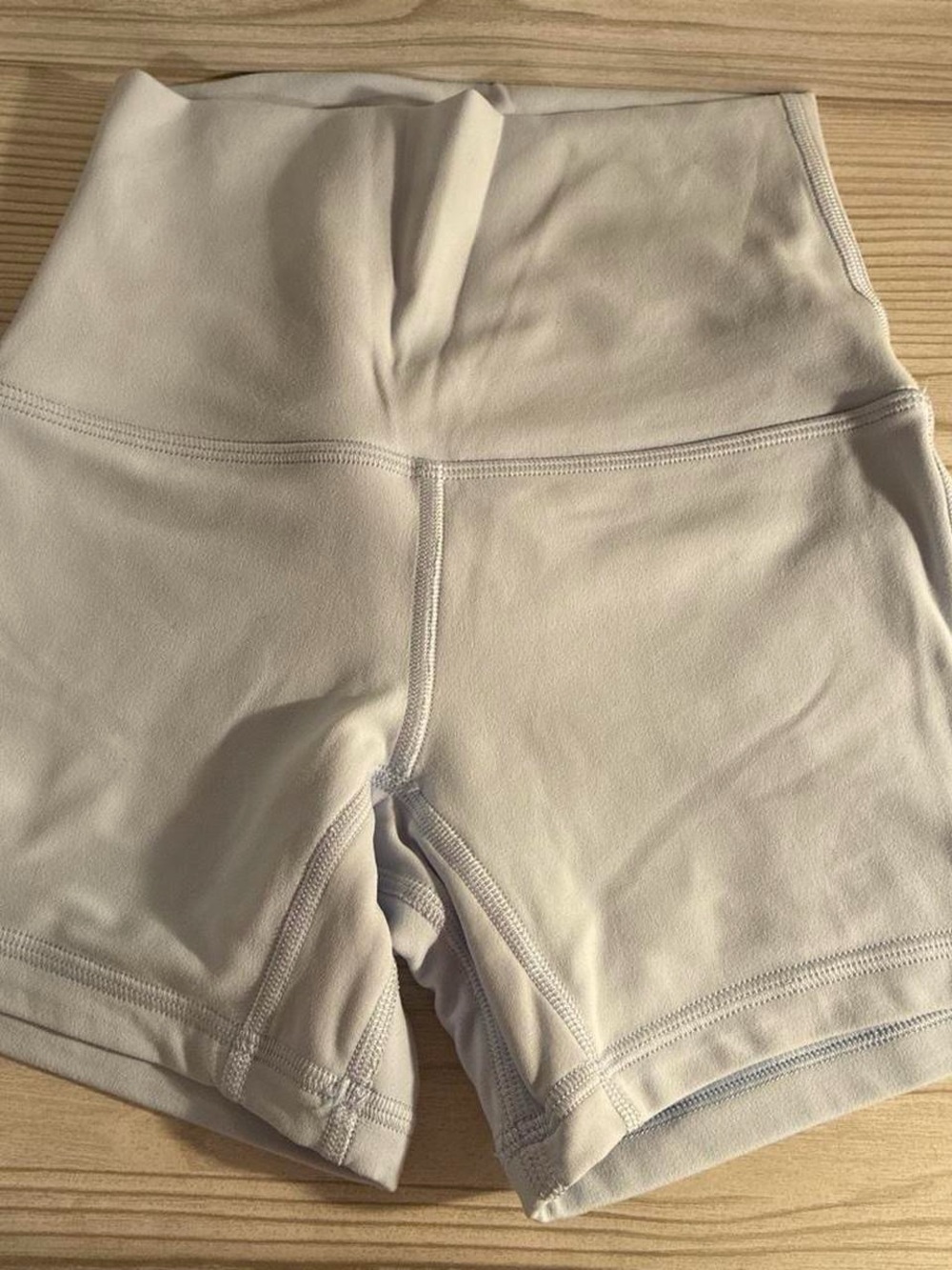 Lululemon High-Waist Women’s Bike Shorts - Light Gray